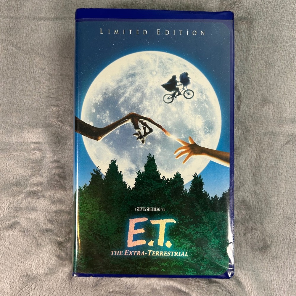 E.T. The Extra-Terrestrial VHS 2002 Limited Edition Blue Clamshell Universal